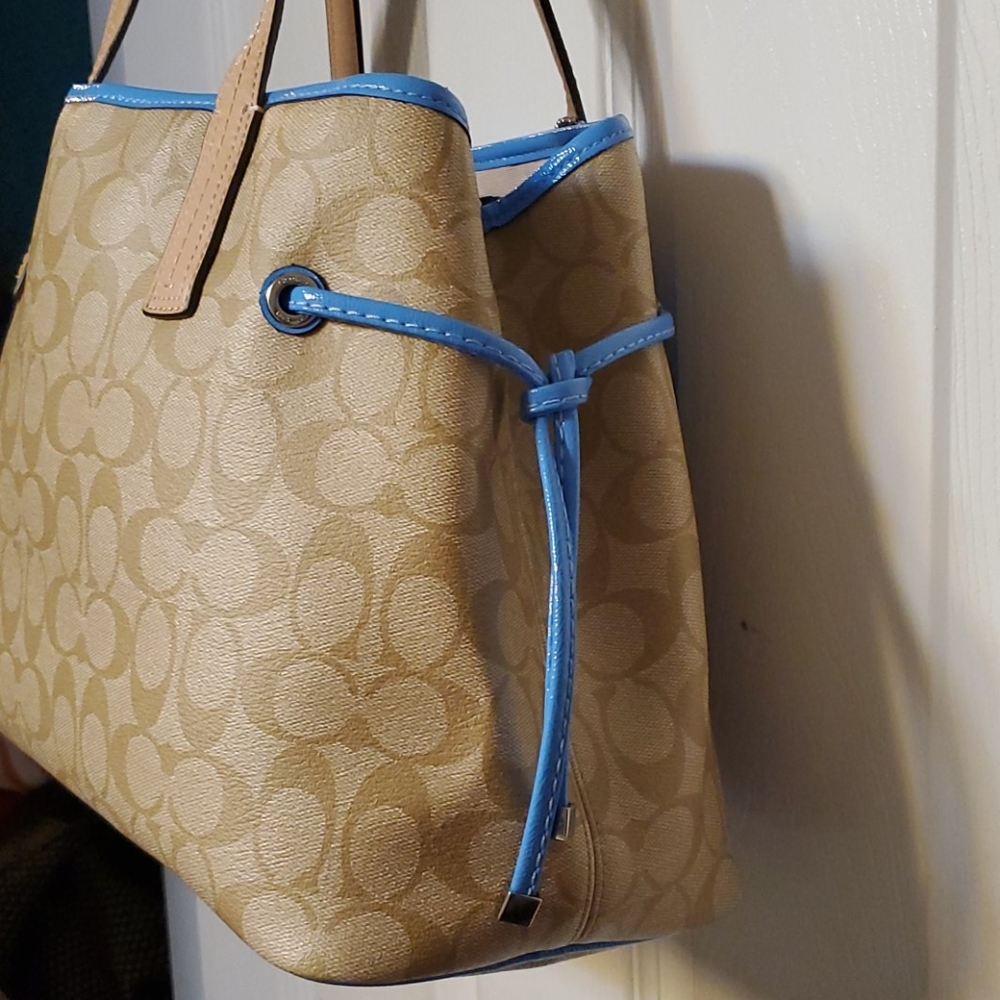 Coach Handbag ๐ - Picture 3 of 15